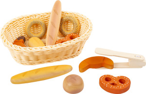 Friss reggeli péksütemények fából fonott kosárban Small Foot Fresh
