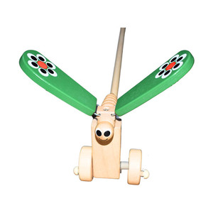 Retró csattogós lepke - játékok 1 éveseknek a járástanuláshoz